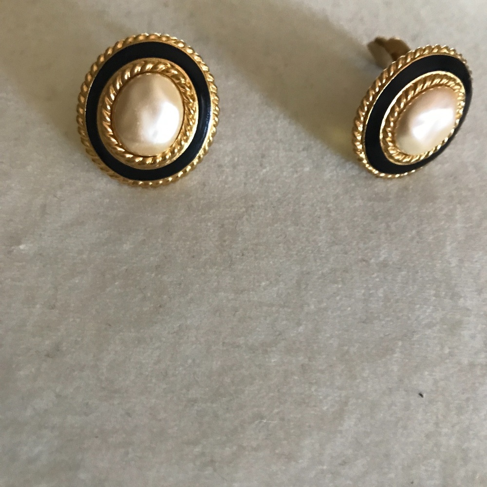 Carolee Earrings
